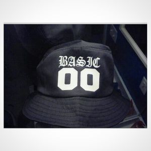 Basic 00 bucket hat