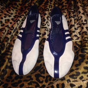 Rare Adidas yoga shoes size 7 Jisho