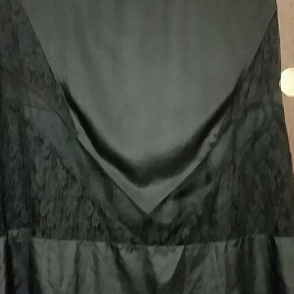 Beautiful long black lace dress - Picture 3 of 4