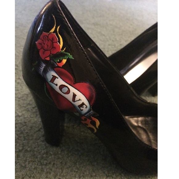 🚫bundled🚫Heart tattoo patent pumps❤️ - Picture 4 of 4