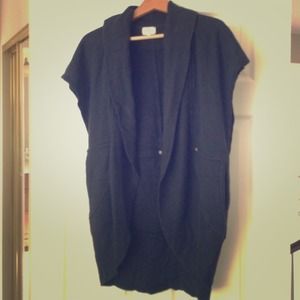 Aritzia Wilfred Diderot cocoon sleeveless sweater