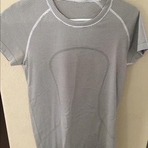 Lululemon top