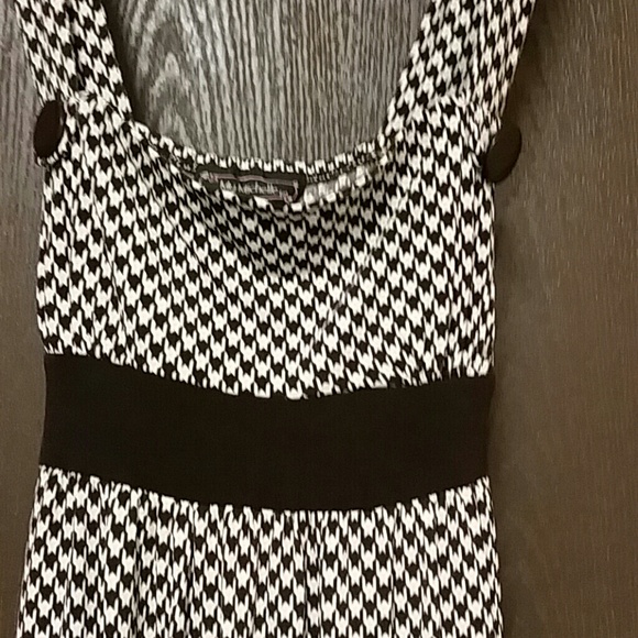 Little brown Biden pull back dress with bow tie - Picture 2 of 4