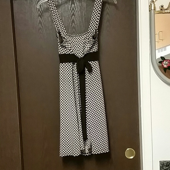 Little brown Biden pull back dress with bow tie - Picture 4 of 4
