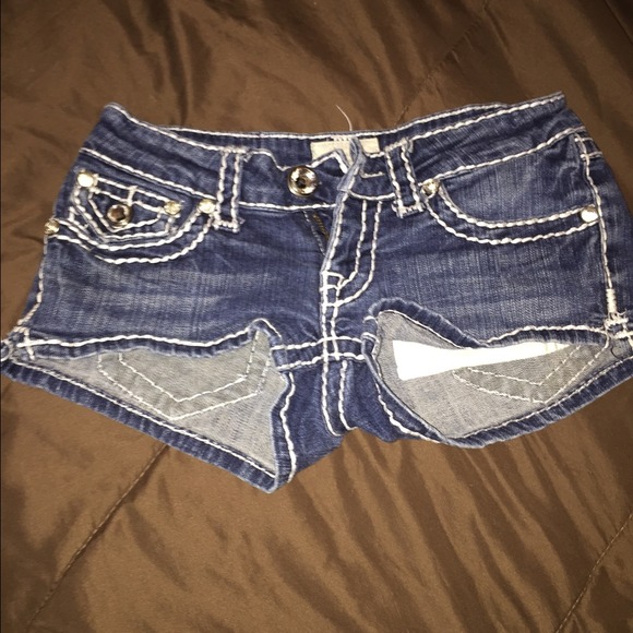 LA idol shorts