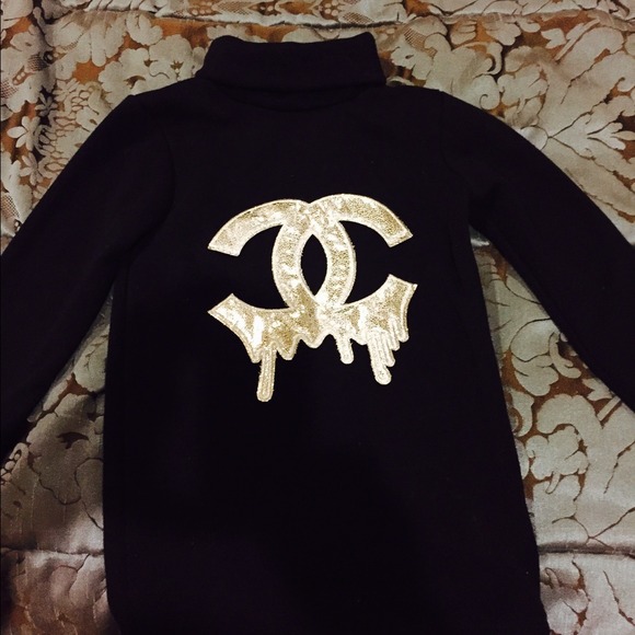 A black turtleneck for youth 5-6