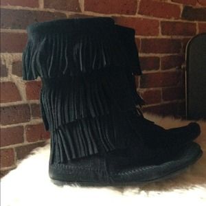 Minnetonka calf hi 3 layer Fringe Boot