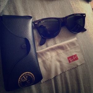 Tortoise shell Ray Bans- wayfarer