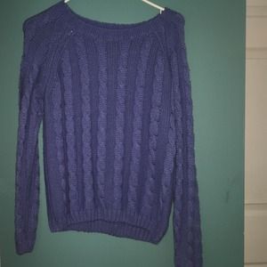 Forever 21, Baby blue sweater