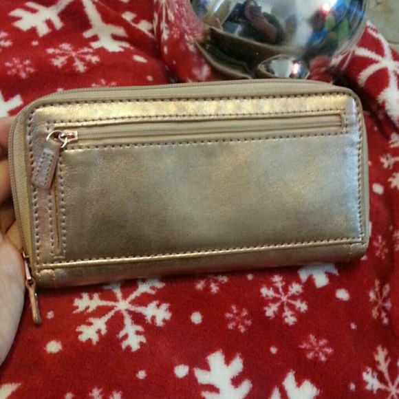ROSE GOLD FOSSIL WALLET! - Picture 3 of 3