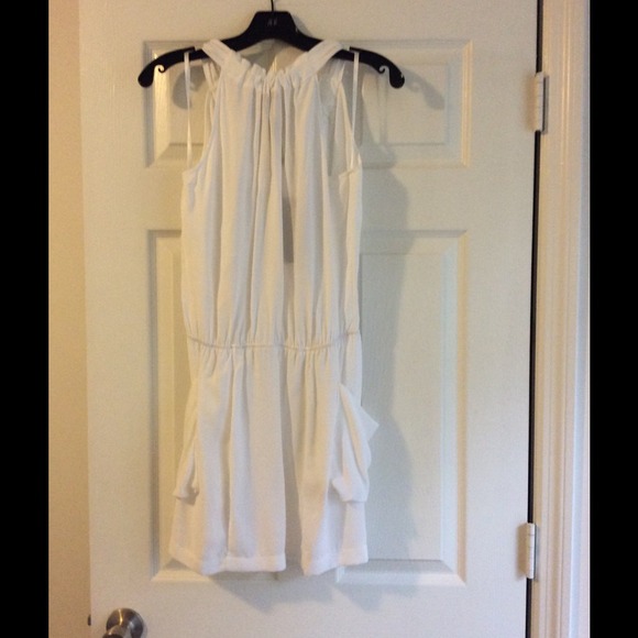 BCBGMAXAZRIA Dress in White - Picture 2 of 2