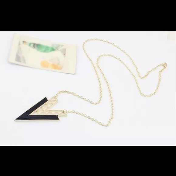 Simple V Necklace
