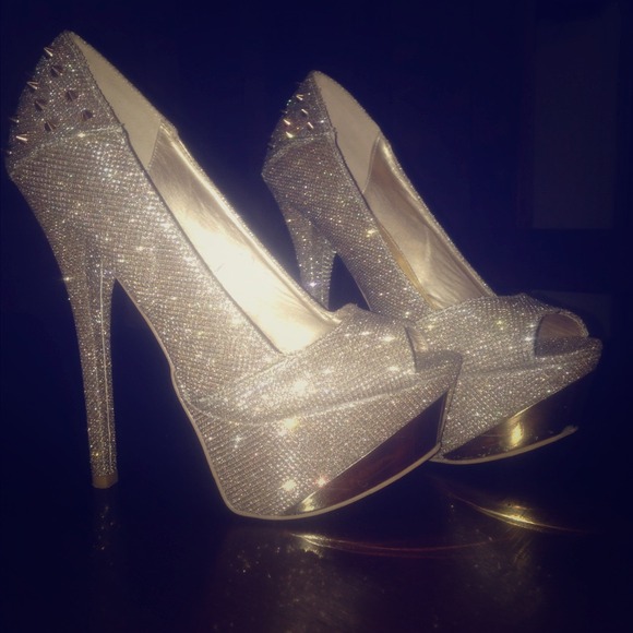 Heels - Picture 1 of 1