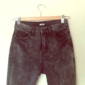 🚫SOLD🚫BDG High Rise Black Acid Wash