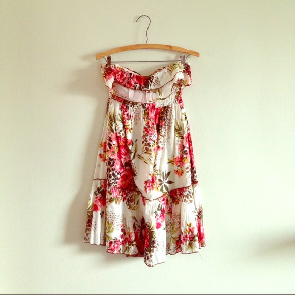Summer floral strapless dress