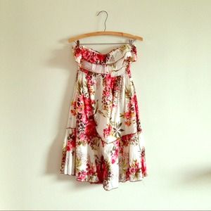 Summer floral strapless dress