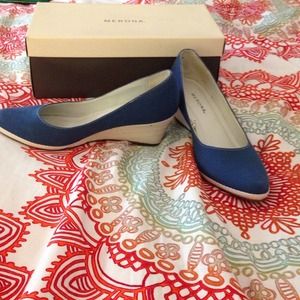 NWOT Merona Annabell blue demi wedge