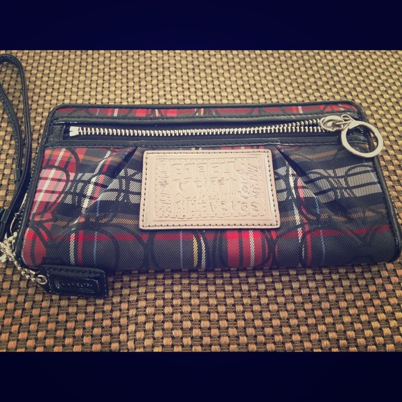 Coach wristlet - Picture 1 of 2
