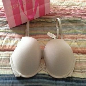 36D nude push up VS