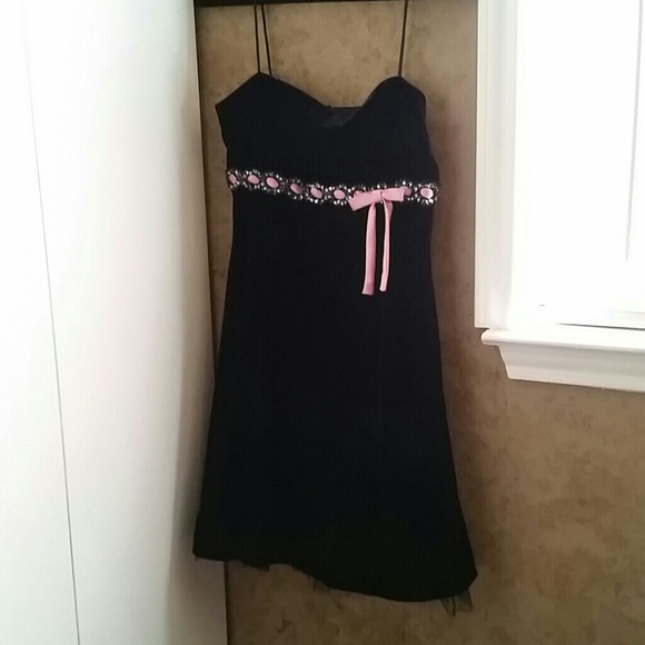 Black Velvet Formal Dress