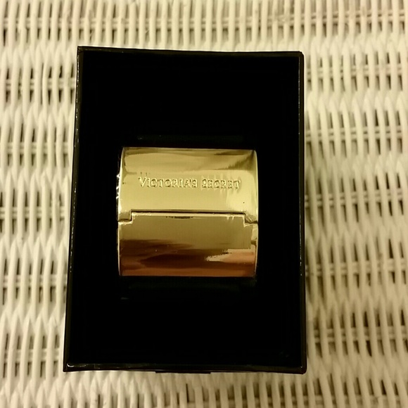 🆕Victoria Secret cuff bangle - Picture 3 of 4