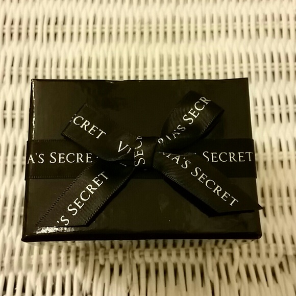 🆕Victoria Secret cuff bangle - Picture 4 of 4