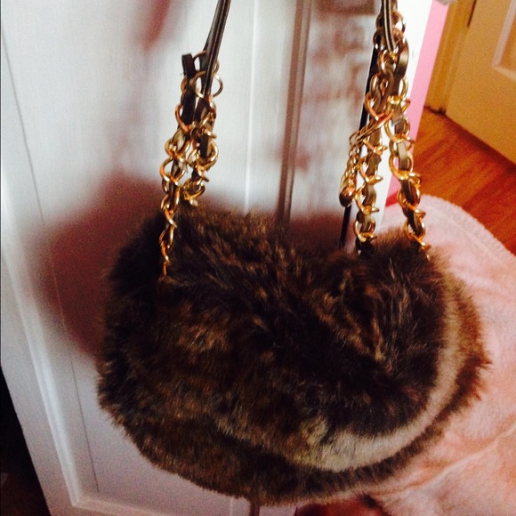 Adorable fur purse