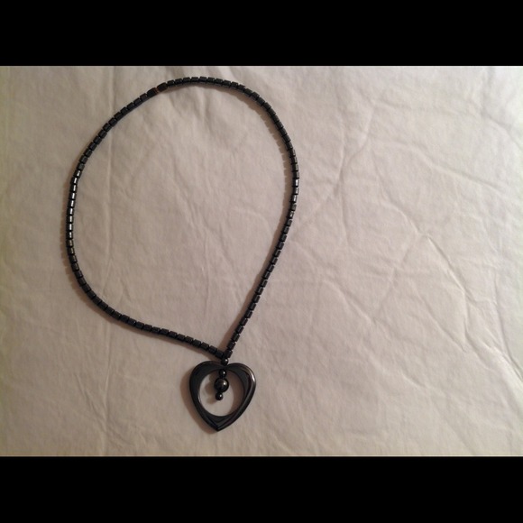 Blackish heart necklace