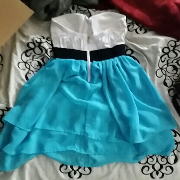 Teal flowy strapless dress! - Picture 3 of 3