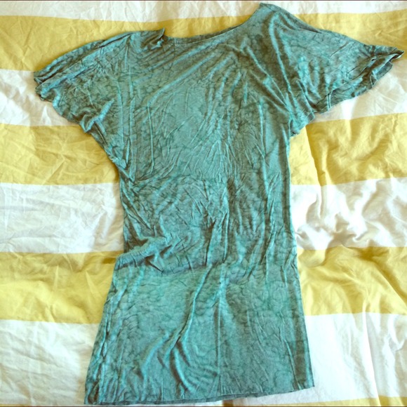 Indah Dress - Picture 1 of 2