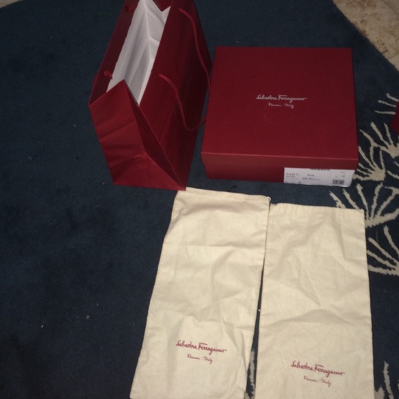 SALVATORE Ferragamo set.