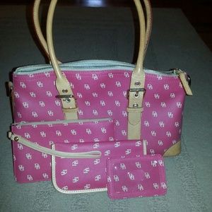 Dooney purse and accesories