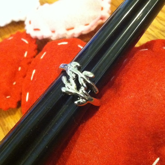 Bundled-----Leaf Ring NWOT - Picture 3 of 4