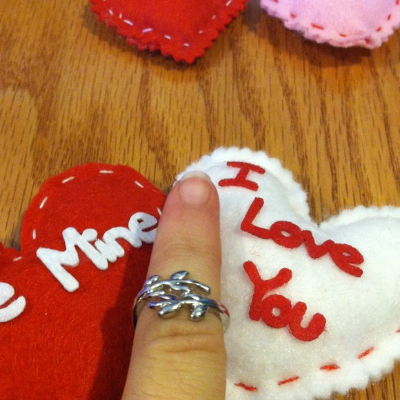 Bundled-----Leaf Ring NWOT - Picture 4 of 4