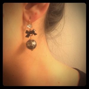Sold in Bundle! Betsey Johnson Bow Earrings 🎀