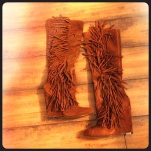 Fringe boots