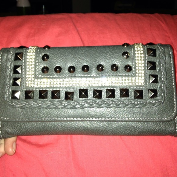 Maurice's leather wallet