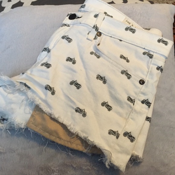 Rag & Bone moto Jean shorts!