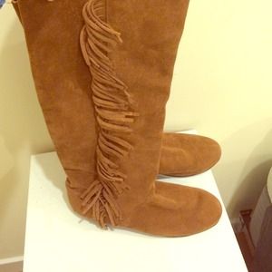NWOT fringe suede boots