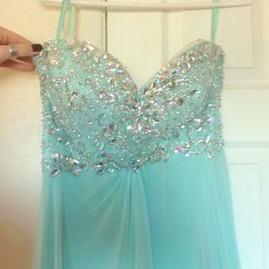 Beautiful blue prom dress!!