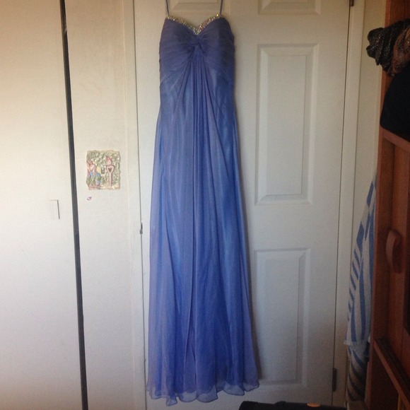 Prom dress perry winkle blue - Picture 3 of 4