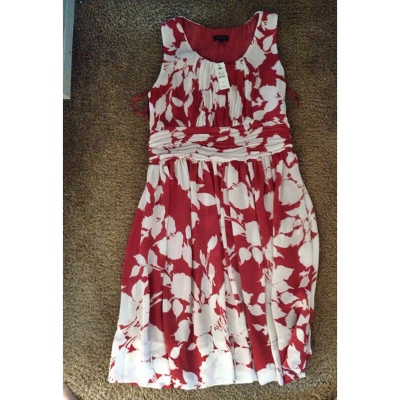 Dress - Picture 1 of 1