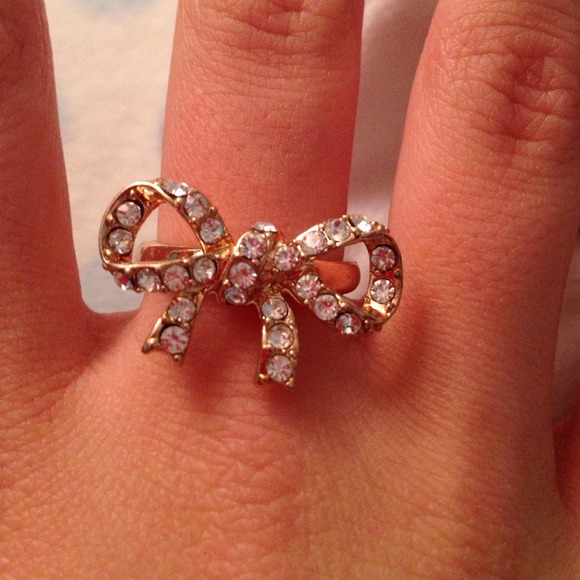 Cute bow ring