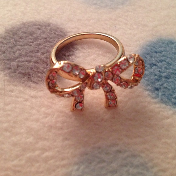 Cute bow ring - Picture 2 of 2