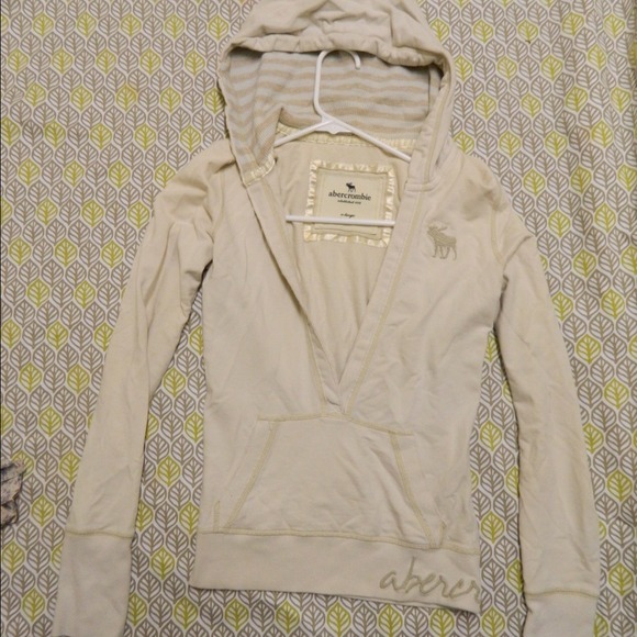 fitted Abercrombie and Fitch v-neck hoodie