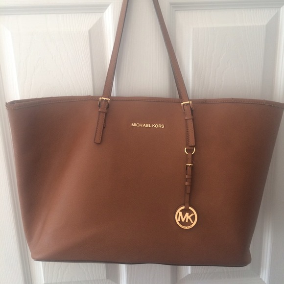 Michael Kors tote bag PRICE DROP!!!!