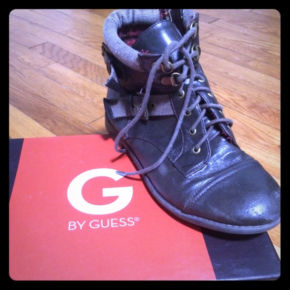 Brown Guess short leather combat boots