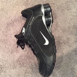 Black nike shocks BARELY USED