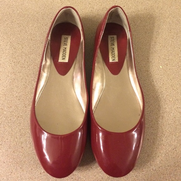 Steve Madden red flats
