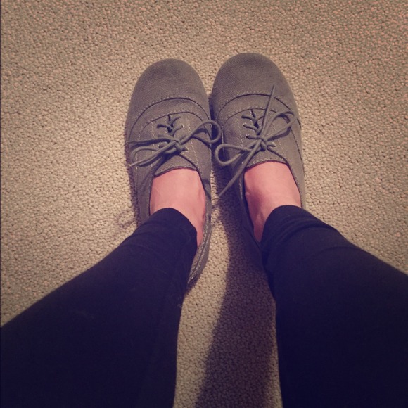 Canvas tie ups